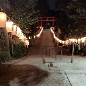 神社　提灯